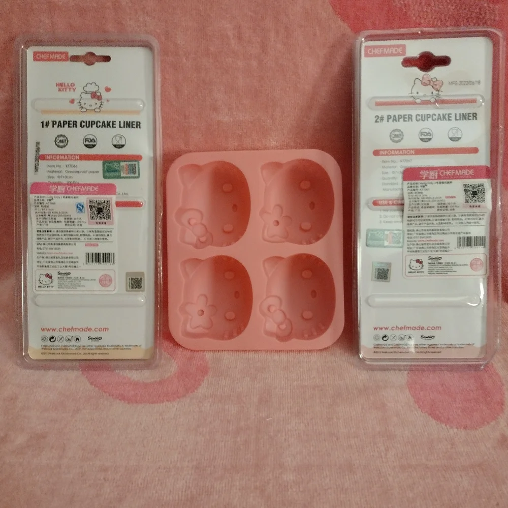 Hello Kitty Officially Licensed Cupcake Liners & Silicone Baking Pan Set